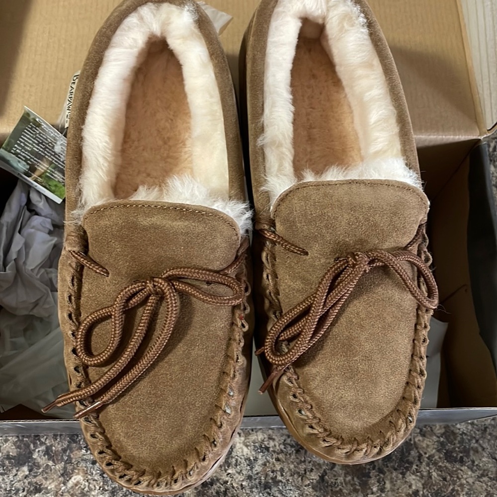 Mens bear paw slippers